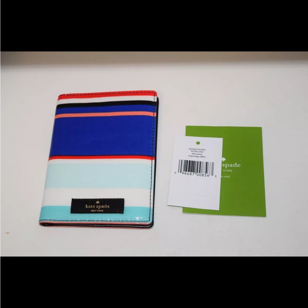 NWT KATE SPADE DAYCATION PASSPORT HOLDER WALLET, TROPIC STRIPE